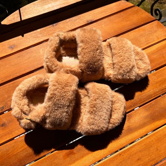 NWT Stuart Weitzman fluffy shoes Size 8 - Picture 6 of 13